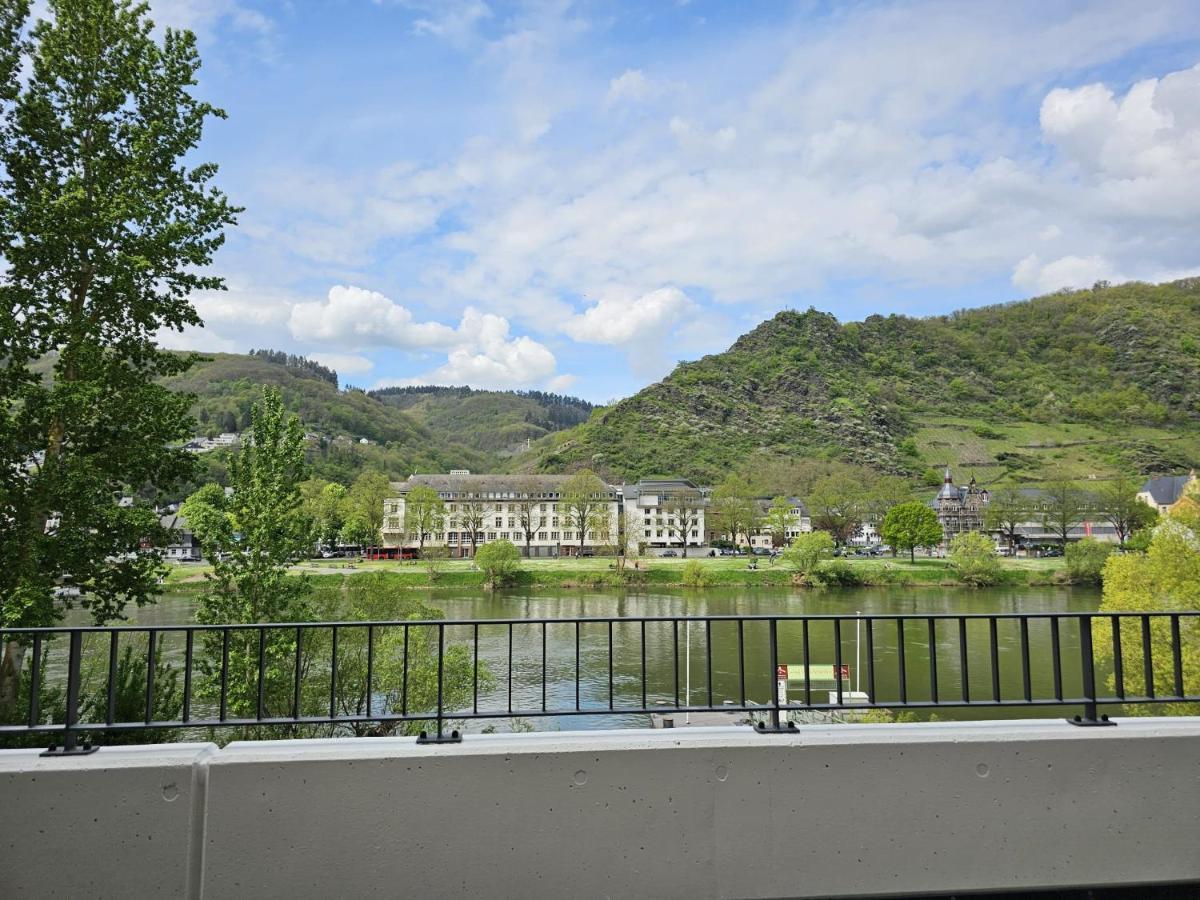Moselblick II Ad Reichsburg Parkplatz 100M Marktplatz Cochem Bagian luar foto